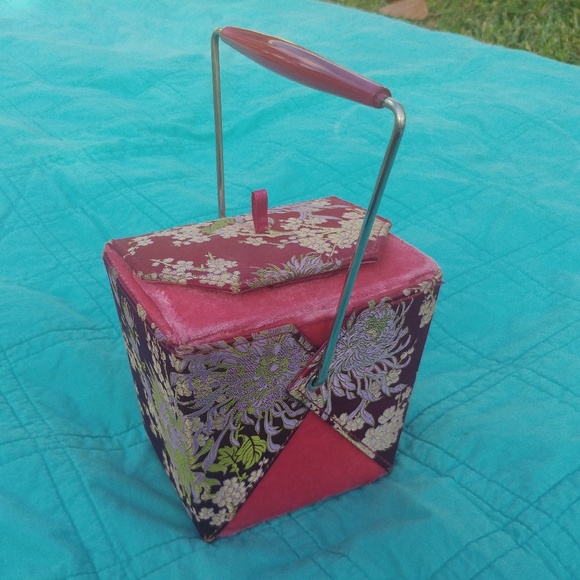 Yans NY Chinese take out purse cherry red LAST ONE - Picture 2 of 4